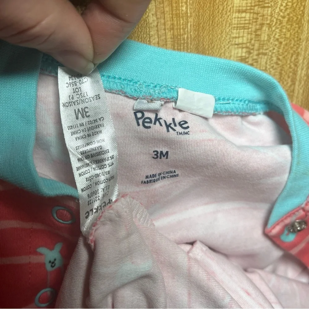 Assorted baby girls Pajamas/onesies Bundle - Picture 8 of 16